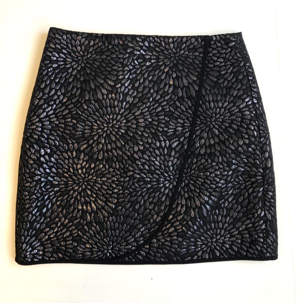 Loft Textured Black A-line Mini Skirt Size 4